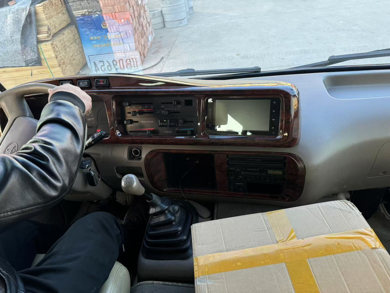 TOYOTA Coaster Bus 22Seats - مركبة كوتش: صورة 4 TOYOTA Coaster Bus 22Seats - مركبة كوتش: صورة 4