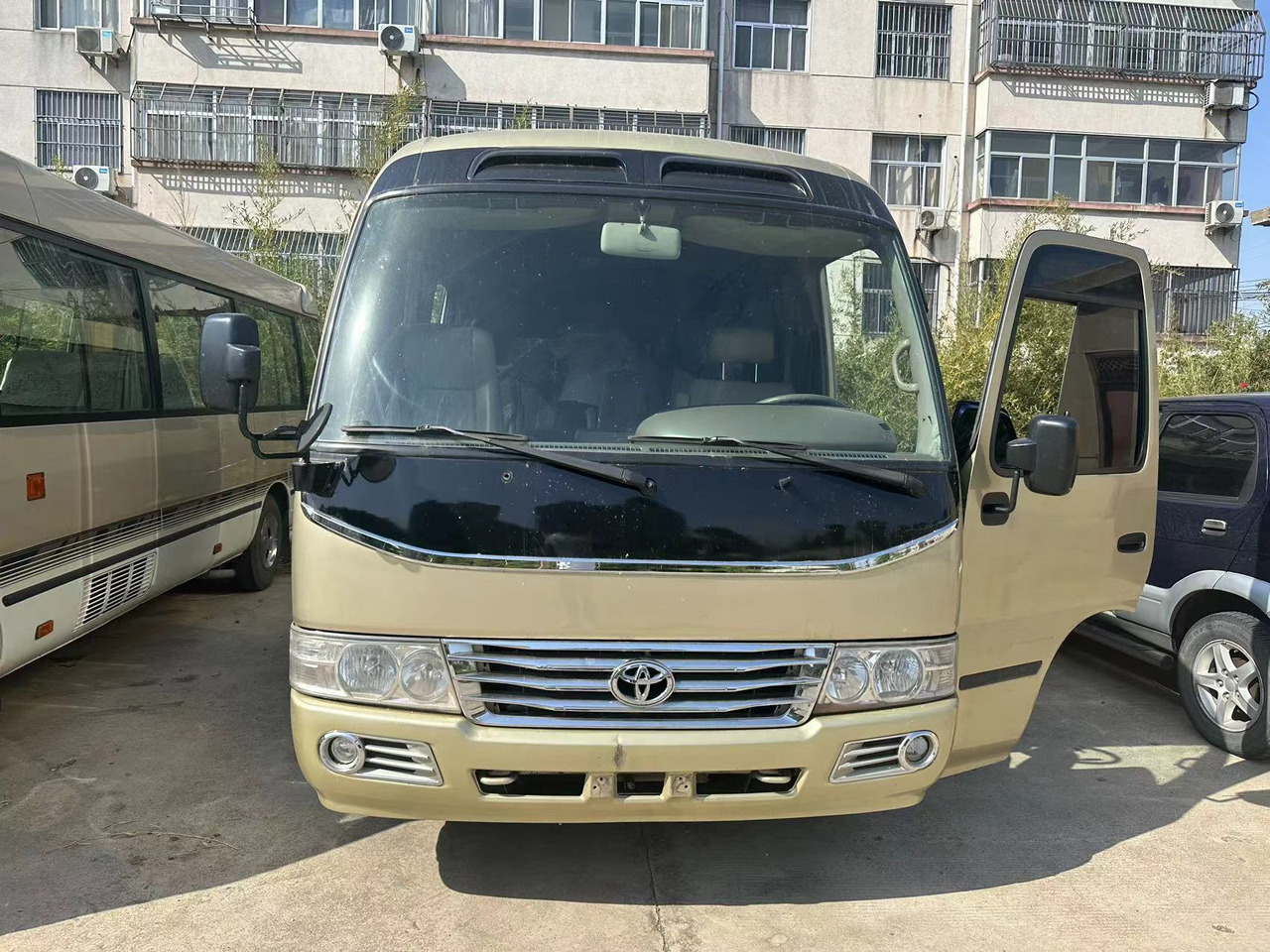 TOYOTA Coaster Bus Click Here for Discount - مركبة كوتش: صورة 2 TOYOTA Coaster Bus Click Here for Discount - مركبة كوتش: صورة 2