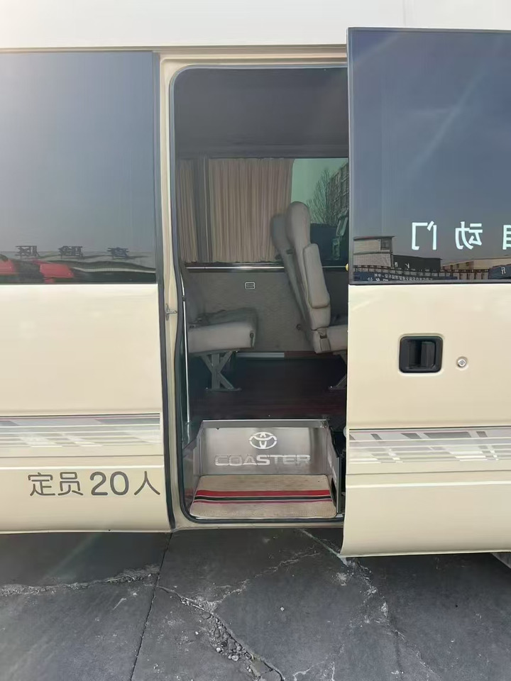 مركبة كوتش TOYOTA Mini Bus 20 Seats: صورة 6