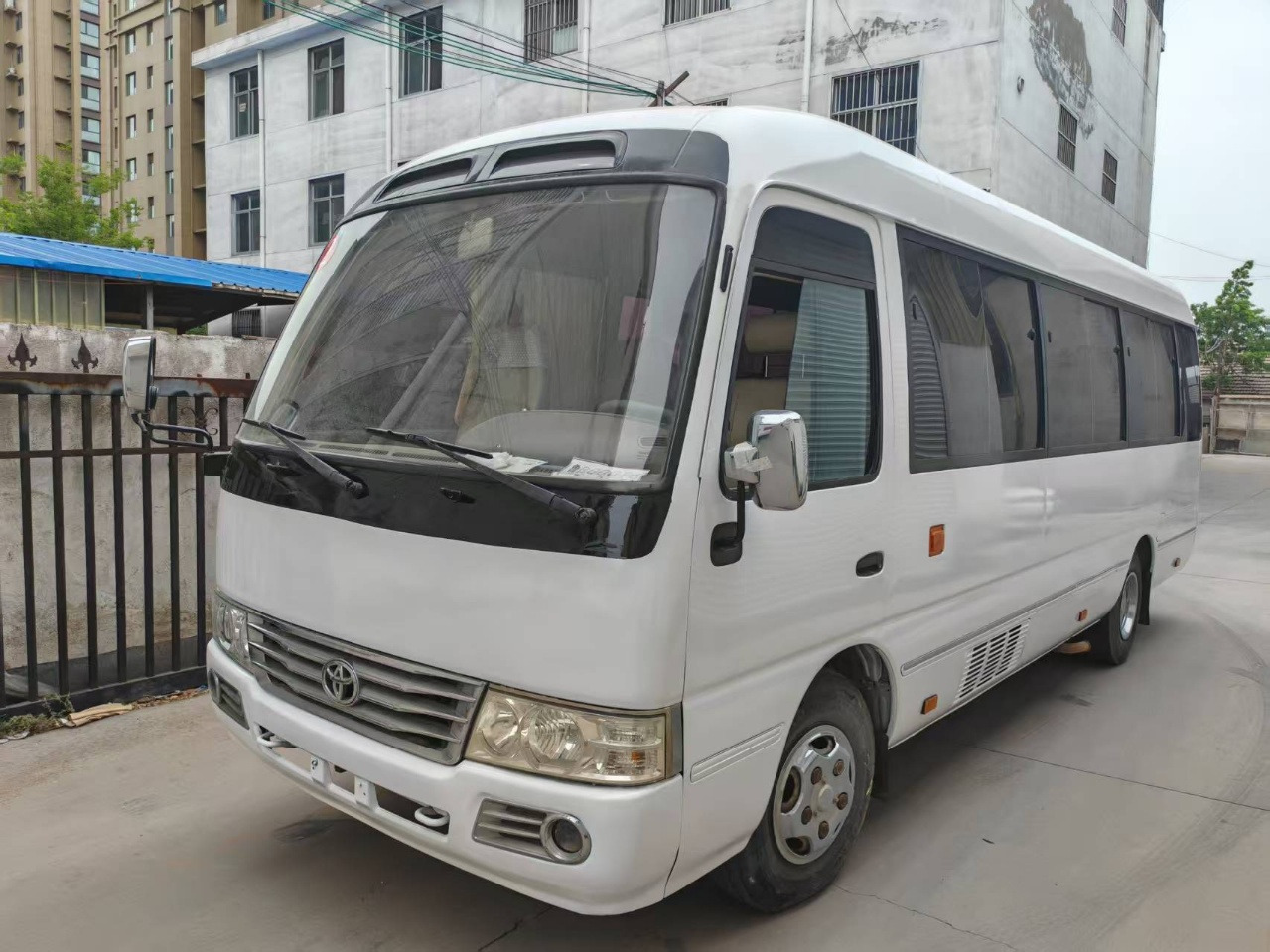 TOYOTA Mini Bus Low Mileage - مركبة كوتش: صورة 3 TOYOTA Mini Bus Low Mileage - مركبة كوتش: صورة 3