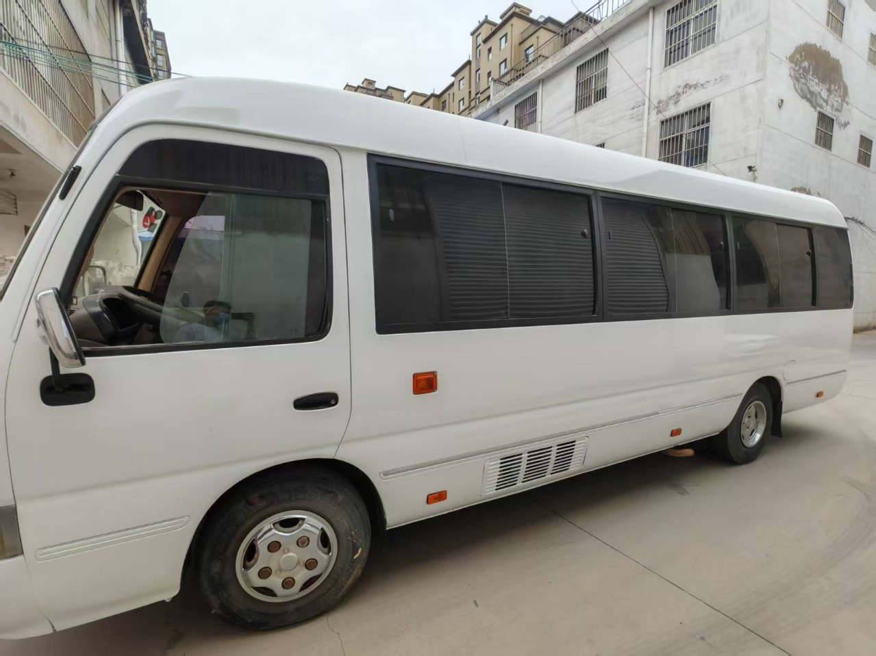 TOYOTA Mini Bus Low Mileage - مركبة كوتش: صورة 4 TOYOTA Mini Bus Low Mileage - مركبة كوتش: صورة 4