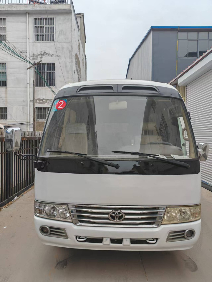 TOYOTA Mini Bus Low Mileage - مركبة كوتش: صورة 2 TOYOTA Mini Bus Low Mileage - مركبة كوتش: صورة 2