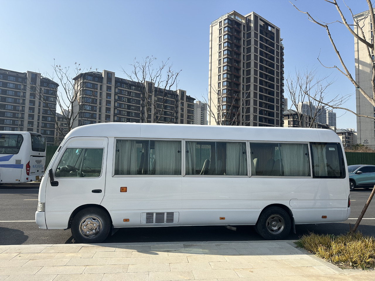 TOYOTA Mini Coach White Low Mileage - مركبة كوتش: صورة 4 TOYOTA Mini Coach White Low Mileage - مركبة كوتش: صورة 4