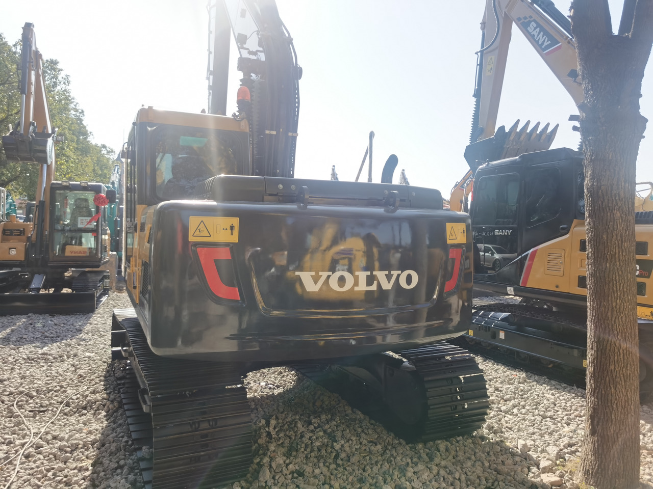 VOLVO EC140DL - حفار زحاف: صورة 5 VOLVO EC140DL - حفار زحاف: صورة 5