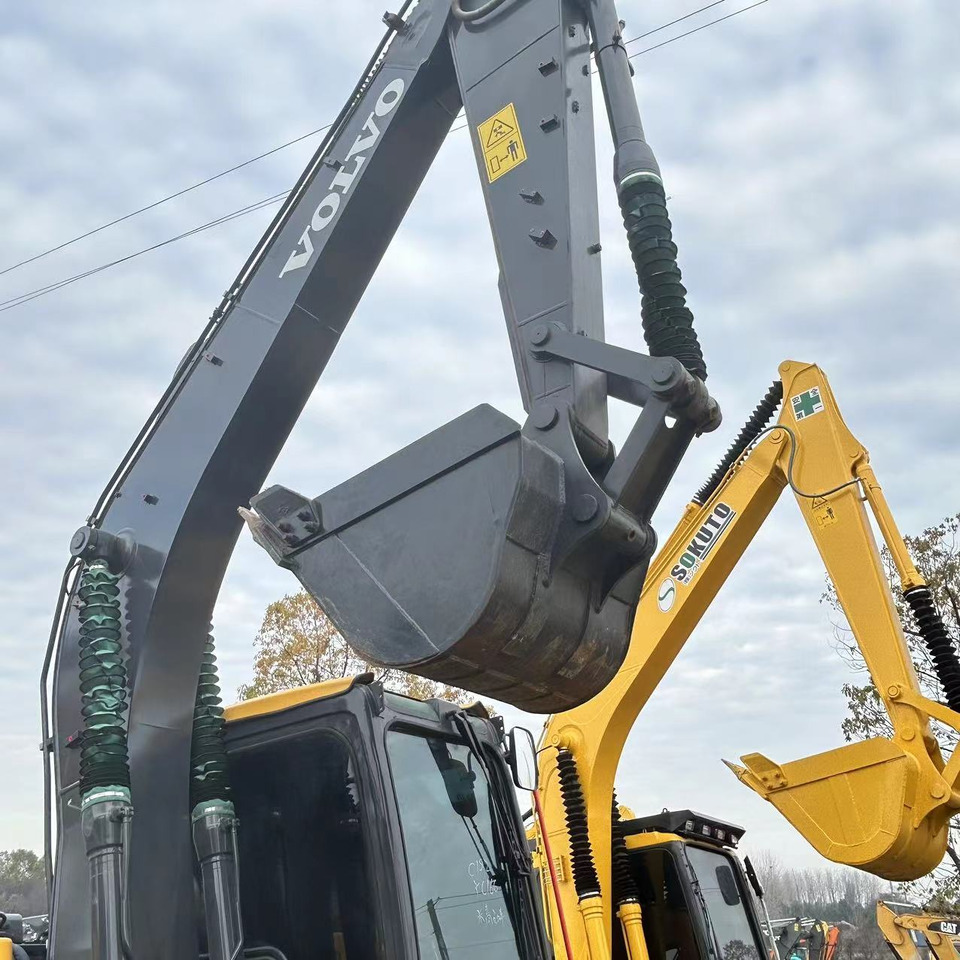 VOLVO Excavator EC140 Click for Discount - حفار زحاف: صورة 3 VOLVO Excavator EC140 Click for Discount - حفار زحاف: صورة 3