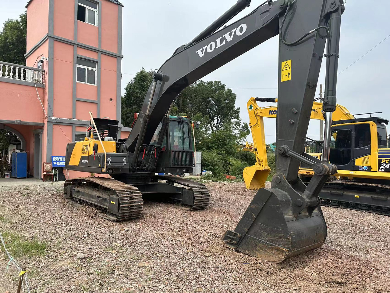 VOLVO Excavator EC240 - حفارة: صورة 5 VOLVO Excavator EC240 - حفارة: صورة 5