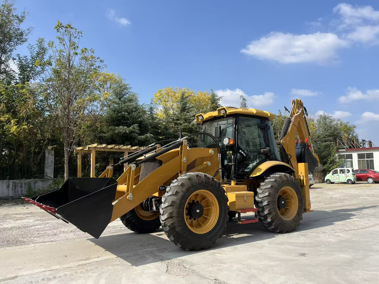 XCMG Backhoe Loader Click for Discount - جرافة حفار: صورة 2 XCMG Backhoe Loader Click for Discount - جرافة حفار: صورة 2