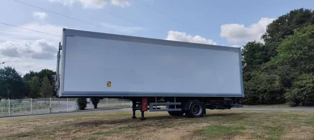 Semi-remorque 1 Essieu DISTRIBOX HAYON 24 PALETTES 2 PORTES AR 2M80 - نصف مقطورة صندوق مغلق: صورة 2 Semi-remorque 1 Essieu DISTRIBOX HAYON 24 PALETTES 2 PORTES AR 2M80 - نصف مقطورة صندوق مغلق: صورة 2