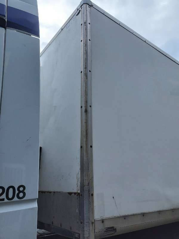 Semi-remorque 3 Essieux 34 TONNES 2 PORTES AR - نصف مقطورة صندوق مغلق: صورة 3 Semi-remorque 3 Essieux 34 TONNES 2 PORTES AR - نصف مقطورة صندوق مغلق: صورة 3