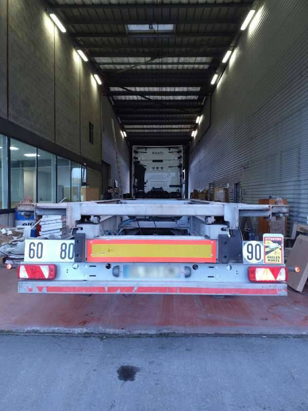 Semi-remorque 3 Essieux 38 TONNES CHARIOT COULISSANT - نصف مقطورة لنقل الحاويات: صورة 3 Semi-remorque 3 Essieux 38 TONNES CHARIOT COULISSANT - نصف مقطورة لنقل الحاويات: صورة 3