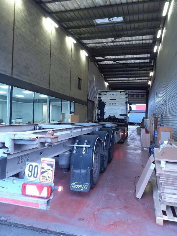 Semi-remorque 3 Essieux 38 TONNES CHARIOT COULISSANT - نصف مقطورة لنقل الحاويات: صورة 4 Semi-remorque 3 Essieux 38 TONNES CHARIOT COULISSANT - نصف مقطورة لنقل الحاويات: صورة 4