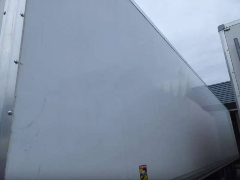 Semi-remorque 3 Essieux SEMI RECONDITONNEE -38 TONNES PORTE RELEVANTE - نصف مقطورة صندوق مغلق: صورة 4 Semi-remorque 3 Essieux SEMI RECONDITONNEE -38 TONNES PORTE RELEVANTE - نصف مقطورة صندوق مغلق: صورة 4