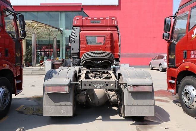 FAW Faw J6P 380HP Truck for Sale in Mali - وحدة جر: صورة 2 FAW Faw J6P 380HP Truck for Sale in Mali - وحدة جر: صورة 2