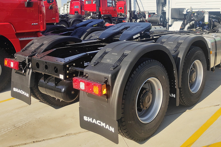 SHACMAN Second Hand Shacman Tractor Trailer for Sale in Malawi - وحدة جر: صورة 5 SHACMAN Second Hand Shacman Tractor Trailer for Sale in Malawi - وحدة جر: صورة 5