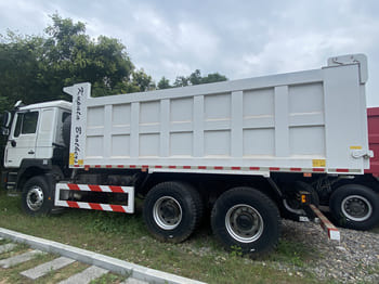 SHACMAN Shacman Tipper Truck F3000 for Sale in Nigeria - شاحنة: صورة 1 SHACMAN Shacman Tipper Truck F3000 for Sale in Nigeria - شاحنة: صورة 1