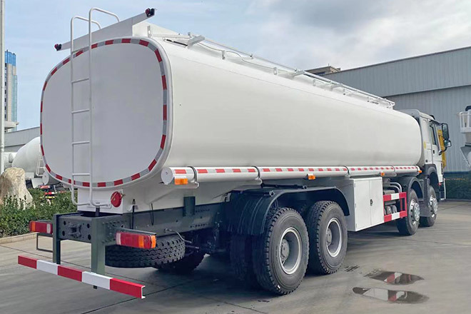 SINOTRUK Howo 371 Petrol Tank Truck Price for Sale in Saudi Arabia - شاحنة صهريج: صورة 5 SINOTRUK Howo 371 Petrol Tank Truck Price for Sale in Saudi Arabia - شاحنة صهريج: صورة 5