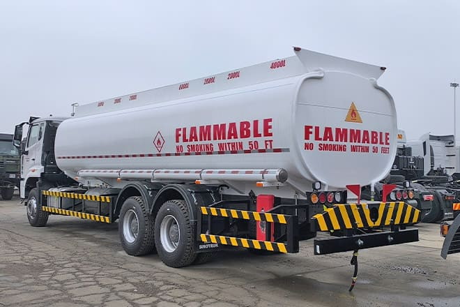 SINOTRUK Howo 380 Petrol Tanker Truck Price for Sale in Sierra Leone - شاحنة صهريج: صورة 3 SINOTRUK Howo 380 Petrol Tanker Truck Price for Sale in Sierra Leone - شاحنة صهريج: صورة 3