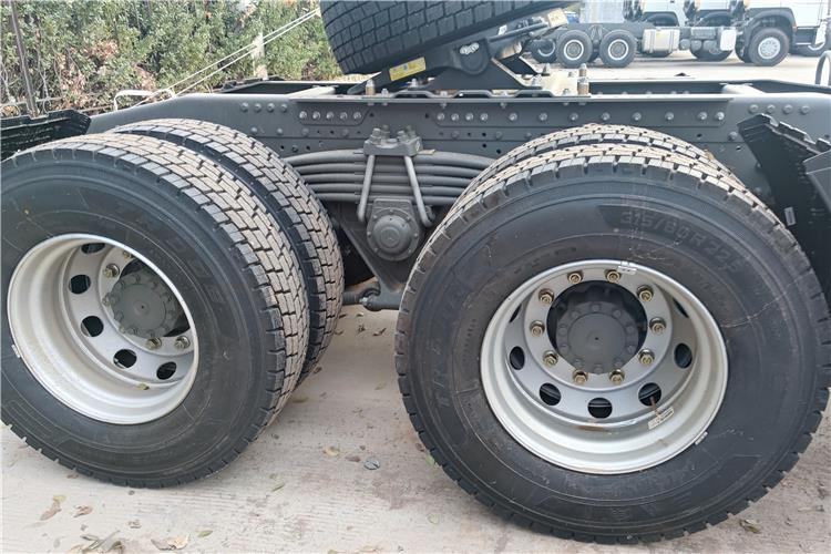 SINOTRUK Howo 380 hp 6x4 Truck Heafd for Sale In Nigeria Lagos - وحدة جر: صورة 3 SINOTRUK Howo 380 hp 6x4 Truck Heafd for Sale In Nigeria Lagos - وحدة جر: صورة 3