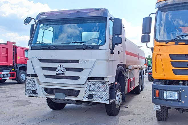 SINOTRUK Howo 400 Diesel Tanker Truck for Sale in Nigeria - شاحنة صهريج: صورة 2 SINOTRUK Howo 400 Diesel Tanker Truck for Sale in Nigeria - شاحنة صهريج: صورة 2