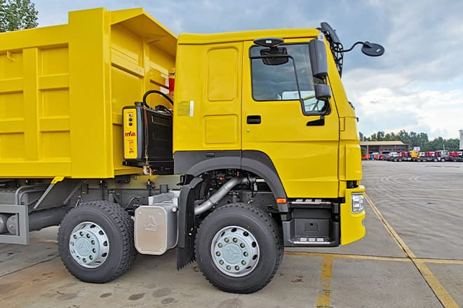 SINOTRUK Howo 430 8x4 Dump Truck Price for Sale in Senegal - شاحنة قلاب: صورة 3 SINOTRUK Howo 430 8x4 Dump Truck Price for Sale in Senegal - شاحنة قلاب: صورة 3