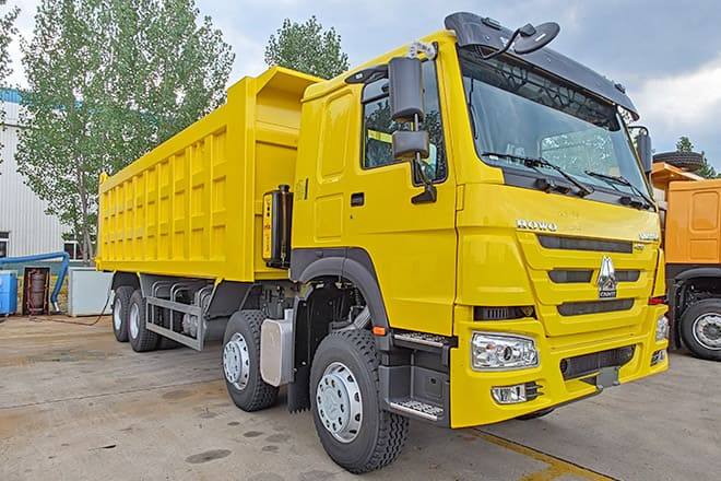 SINOTRUK Howo 430 8x4 Dump Truck Price for Sale in Senegal - شاحنة قلاب: صورة 1 SINOTRUK Howo 430 8x4 Dump Truck Price for Sale in Senegal - شاحنة قلاب: صورة 1