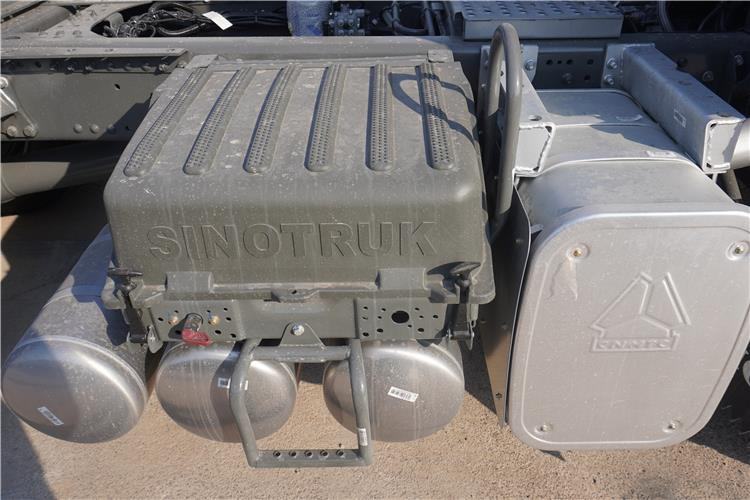 SINOTRUK Howo 430 Truck Head for Sale In Zambia - وحدة جر: صورة 5 SINOTRUK Howo 430 Truck Head for Sale In Zambia - وحدة جر: صورة 5