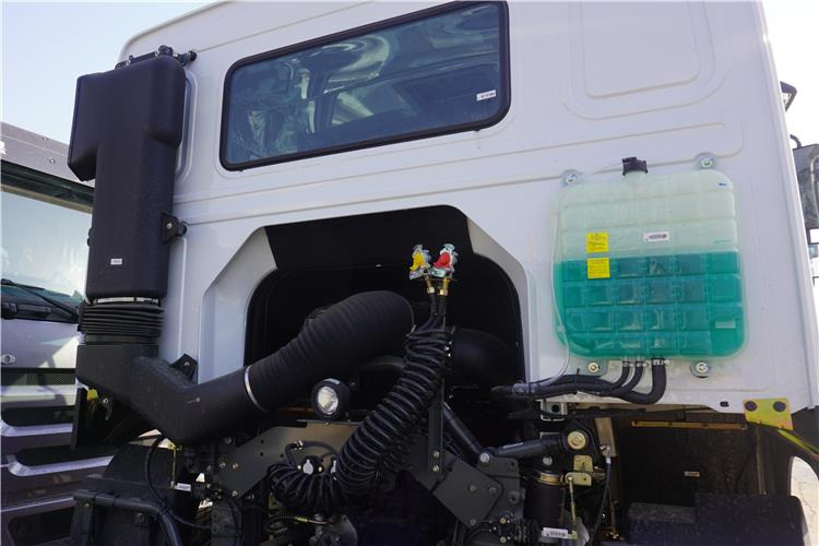 SINOTRUK Howo 430 Truck Head for Sale In Zambia - وحدة جر: صورة 4 SINOTRUK Howo 430 Truck Head for Sale In Zambia - وحدة جر: صورة 4