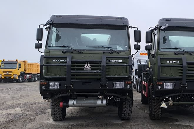 SINOTRUK Howo 4X2 Small Fuel Tanker Truck for Sale in Zambia - شاحنة صهريج: صورة 3 SINOTRUK Howo 4X2 Small Fuel Tanker Truck for Sale in Zambia - شاحنة صهريج: صورة 3