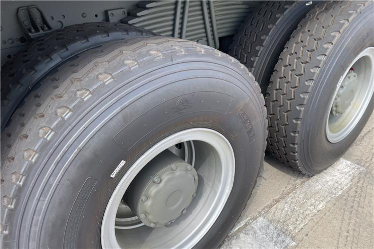 SINOTRUK Howo Dump Truck 6x4 for Sale In Ghana - شاحنة قلاب: صورة 3 SINOTRUK Howo Dump Truck 6x4 for Sale In Ghana - شاحنة قلاب: صورة 3