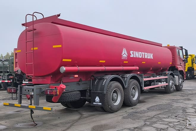 SINOTRUK Howo NX380 Diesel Tanker Truck for Sale in Tanzania - شاحنة صهريج: صورة 2 SINOTRUK Howo NX380 Diesel Tanker Truck for Sale in Tanzania - شاحنة صهريج: صورة 2