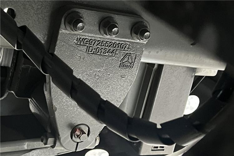 SINOTRUK Howo Truck Price - 400hp 10 Wheeler for Sale In Cameroon - وحدة جر: صورة 4 SINOTRUK Howo Truck Price - 400hp 10 Wheeler for Sale In Cameroon - وحدة جر: صورة 4