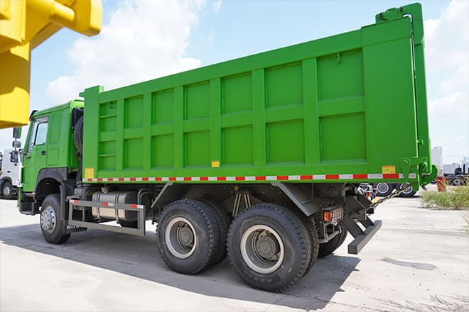 SINOTRUK Sinotruk Howo 6x4 Tipper Truck Price in Burkina Faso - شاحنة قلاب: صورة 3 SINOTRUK Sinotruk Howo 6x4 Tipper Truck Price in Burkina Faso - شاحنة قلاب: صورة 3
