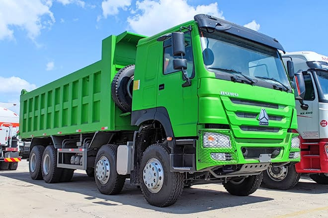 SINOTRUK Sinotruk Howo 8x4 Dump Truck for Sale Near Me in Ghana - شاحنة قلاب: صورة 1 SINOTRUK Sinotruk Howo 8x4 Dump Truck for Sale Near Me in Ghana - شاحنة قلاب: صورة 1