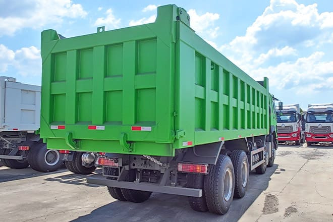 SINOTRUK Sinotruk Howo 8x4 Dump Truck for Sale Near Me in Ghana - شاحنة قلاب: صورة 2 SINOTRUK Sinotruk Howo 8x4 Dump Truck for Sale Near Me in Ghana - شاحنة قلاب: صورة 2