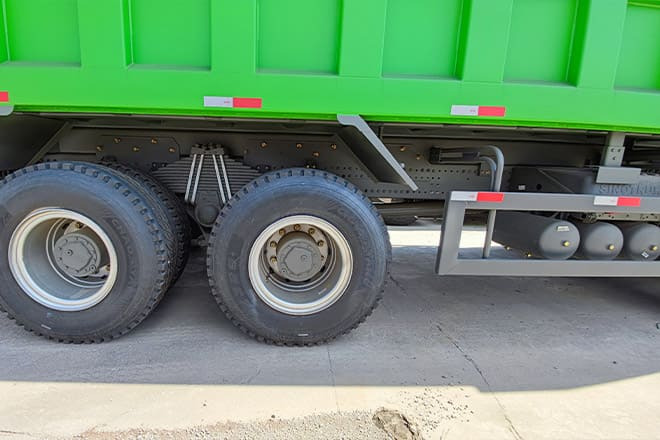 SINOTRUK Sinotruk Howo 8x4 Dump Truck for Sale Near Me in Ghana - شاحنة قلاب: صورة 4 SINOTRUK Sinotruk Howo 8x4 Dump Truck for Sale Near Me in Ghana - شاحنة قلاب: صورة 4
