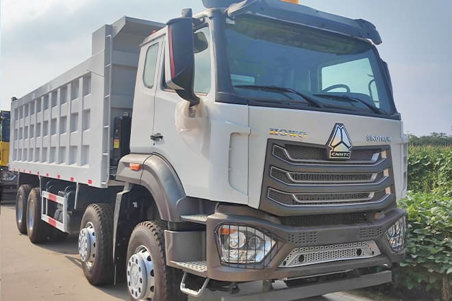 SINOTRUK Sinotruk Howo 8x4 Dump Truck for Sale in Guinea - شاحنة قلاب: صورة 1 SINOTRUK Sinotruk Howo 8x4 Dump Truck for Sale in Guinea - شاحنة قلاب: صورة 1