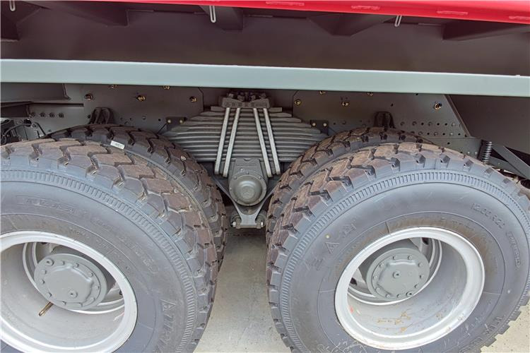 SINOTRUK Used Howo 340 Tipper Truck 6x4 for Sale Price In Senegal - شاحنة قلاب: صورة 4 SINOTRUK Used Howo 340 Tipper Truck 6x4 for Sale Price In Senegal - شاحنة قلاب: صورة 4