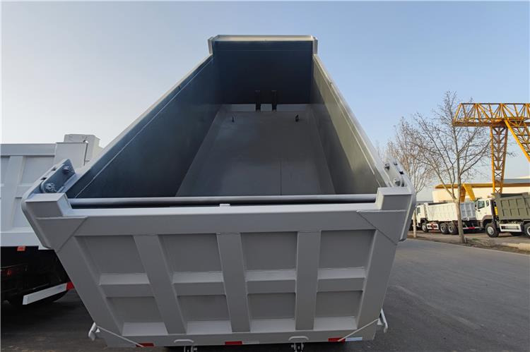 SINOTRUK Used Howo 400hp Dump Truck for Sale In Zambia - شاحنة قلاب: صورة 3 SINOTRUK Used Howo 400hp Dump Truck for Sale In Zambia - شاحنة قلاب: صورة 3
