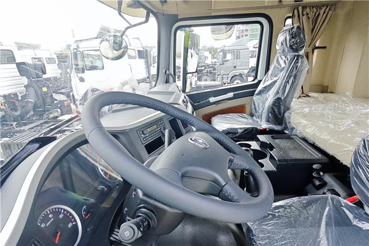 Shacman Shacman X3000 Truck Head 6x4 for Sale In Zambia - وحدة جر: صورة 5 Shacman Shacman X3000 Truck Head 6x4 for Sale In Zambia - وحدة جر: صورة 5