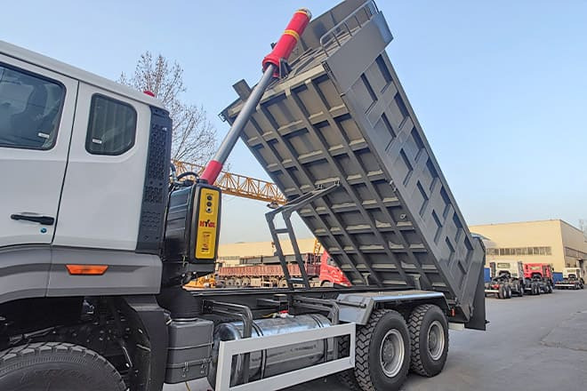 Sinotruk Howo 6x4 Dump Truck Price for Sale in Jamaica - شاحنة قلاب: صورة 4 Sinotruk Howo 6x4 Dump Truck Price for Sale in Jamaica - شاحنة قلاب: صورة 4