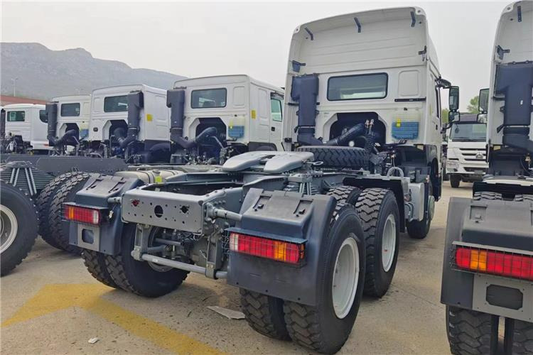 Sinotruk Used Howo Truck 400HP Tractor 6x4 Price for Sale In Tanzania - وحدة جر: صورة 4 Sinotruk Used Howo Truck 400HP Tractor 6x4 Price for Sale In Tanzania - وحدة جر: صورة 4