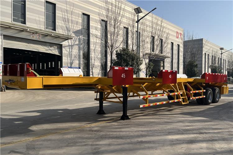 TITAN 20/40FT Terminal Trailer for Sale In Uganda - نصف مقطورة لنقل الحاويات: صورة 1 TITAN 20/40FT Terminal Trailer for Sale In Uganda - نصف مقطورة لنقل الحاويات: صورة 1