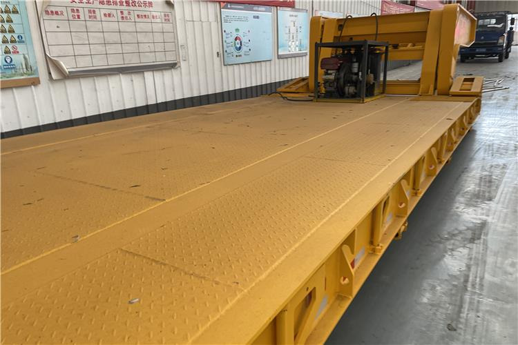 TITAN 4 Line 8 Axle Removable Gooseneck Trailer for Sale In Nigeria Lagos - عربة منخفضة مسطحة نصف مقطورة: صورة 4 TITAN 4 Line 8 Axle Removable Gooseneck Trailer for Sale In Nigeria Lagos - عربة منخفضة مسطحة نصف مقطورة: صورة 4