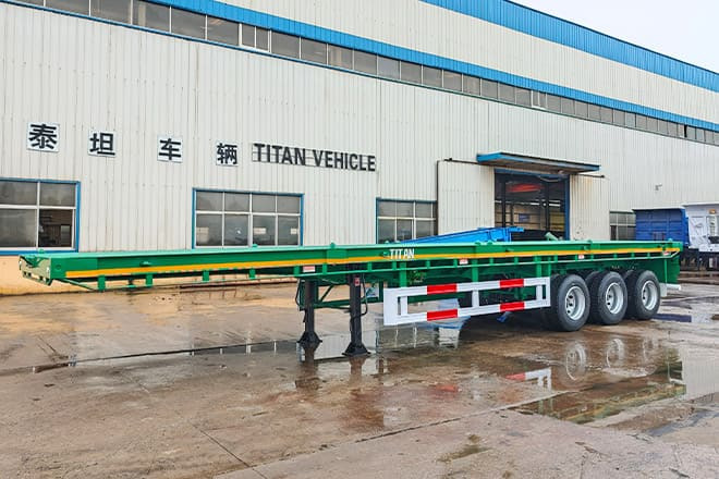 TITAN 40 Foot Tri Axle Flat Deck Trailer for Sale in Senegal - نصف مقطورة مسطحة: صورة 1 TITAN 40 Foot Tri Axle Flat Deck Trailer for Sale in Senegal - نصف مقطورة مسطحة: صورة 1
