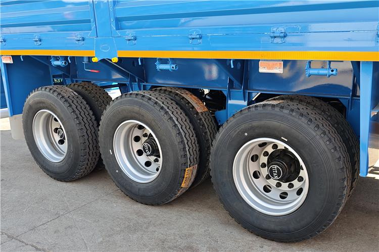 TITAN 60 Ton Fence Cargo Semi Trailer for Sale in Tanzania - نصف مقطورة لنقل الحيوانات: صورة 4 TITAN 60 Ton Fence Cargo Semi Trailer for Sale in Tanzania - نصف مقطورة لنقل الحيوانات: صورة 4