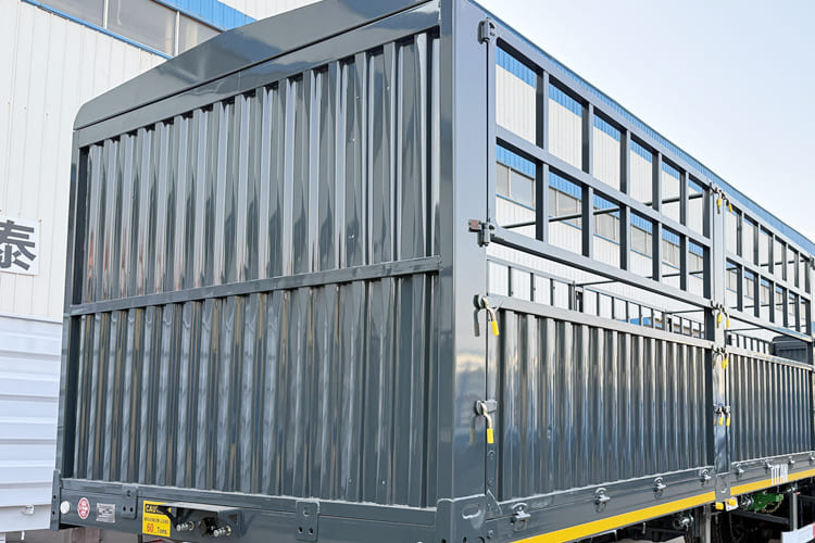 TITAN Fence Semi Trailer for Sale in Kenya - نصف مقطورة لنقل الحيوانات: صورة 4 TITAN Fence Semi Trailer for Sale in Kenya - نصف مقطورة لنقل الحيوانات: صورة 4