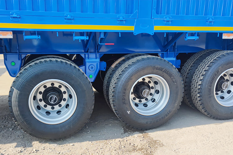 TITAN Livestock Trailer for Sale in Ghana - نصف مقطورة لنقل الحيوانات: صورة 2 TITAN Livestock Trailer for Sale in Ghana - نصف مقطورة لنقل الحيوانات: صورة 2