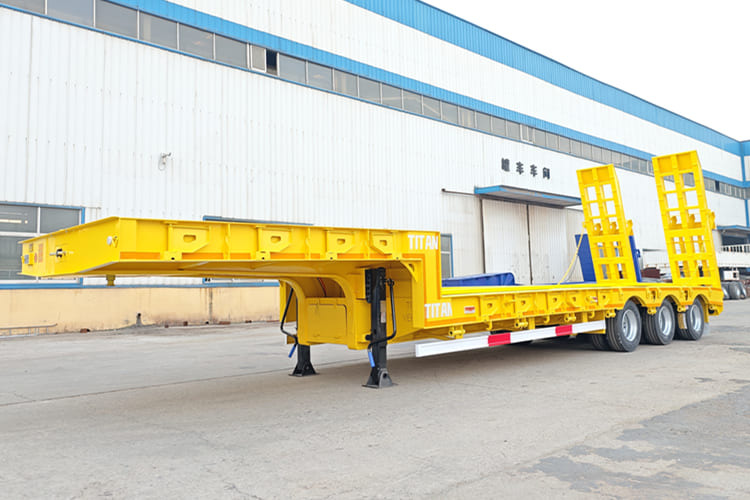 TITAN Semi Low Bed Trailer for Sale in Zambia - عربة منخفضة مسطحة نصف مقطورة: صورة 1 TITAN Semi Low Bed Trailer for Sale in Zambia - عربة منخفضة مسطحة نصف مقطورة: صورة 1