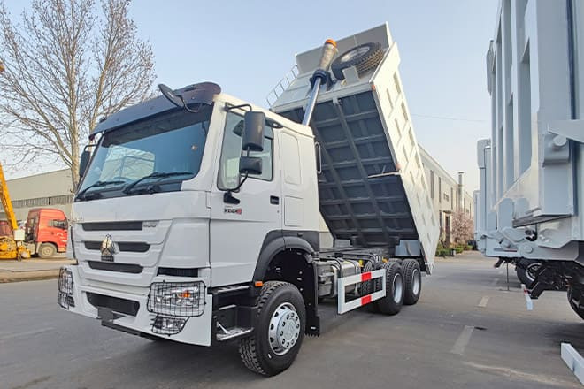 TITAN Sinotruk Howo New Dump Truck for Sale in Nigeria - شاحنة قلاب: صورة 1 TITAN Sinotruk Howo New Dump Truck for Sale in Nigeria - شاحنة قلاب: صورة 1