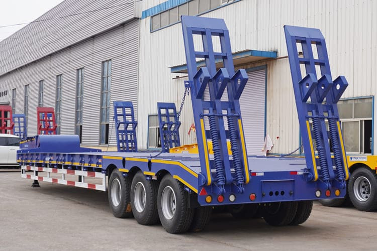 TITAN Tri Axle Low Loader Trailer for Sale in Mali - عربة منخفضة مسطحة نصف مقطورة: صورة 3 TITAN Tri Axle Low Loader Trailer for Sale in Mali - عربة منخفضة مسطحة نصف مقطورة: صورة 3